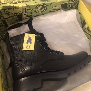 Fly London Brand NEW Ragi539FLY Lace-up ankle boot, pebbled leather, size 38